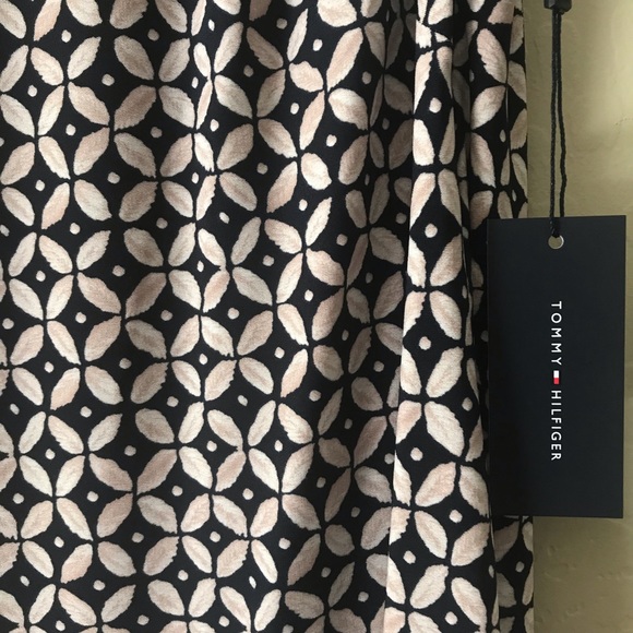 Tommy Hilfiger Crew Neck Sleeveless Geo Print - Picture 3 of 4